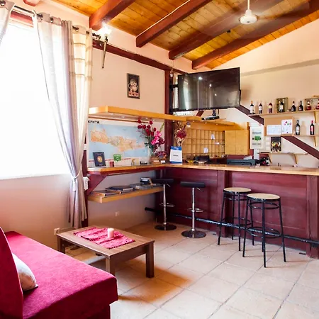 Estate Kares Aparthotel 4*