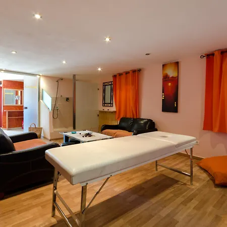 Aparthotel Estate Kares 4*